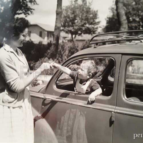 Un enfant et sa mère- Photo vintage