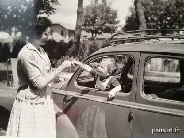 Un enfant et sa mère- Photo vintage