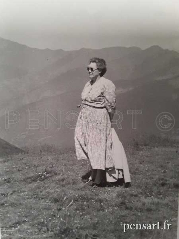Vieille dame à la montagne- Photo paysage